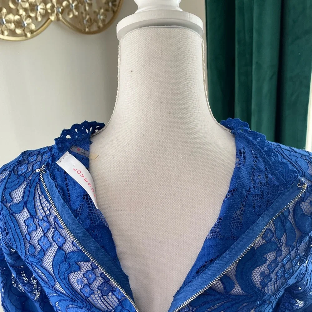 Elegant Blue Lace Women's Top - Picture 6 of 6